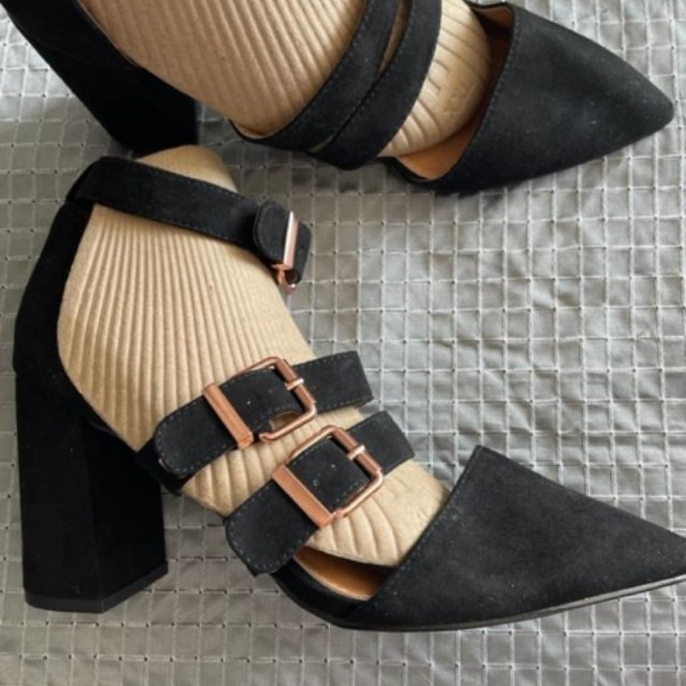 Raid black suede size 6